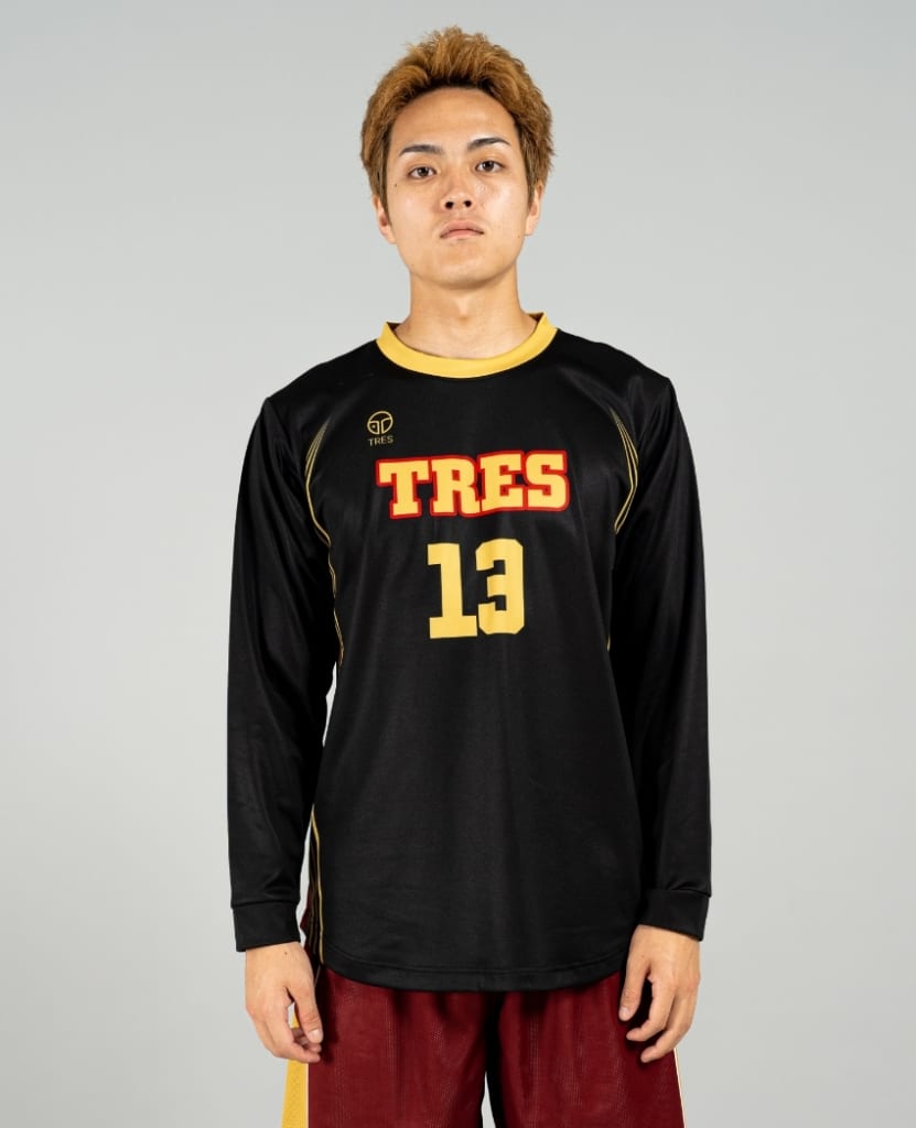 バスケットボール用シューティングシャツ画像　正面・男性モデル|トレスバスケットボール