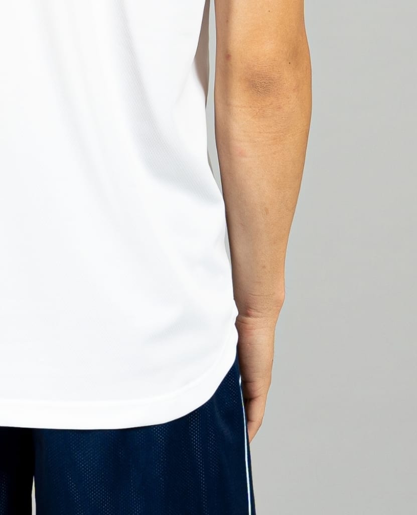 バスケットボール用イージードライシャツ Tシャツ画像　背面・女性モデル|トレスバスケットボール
