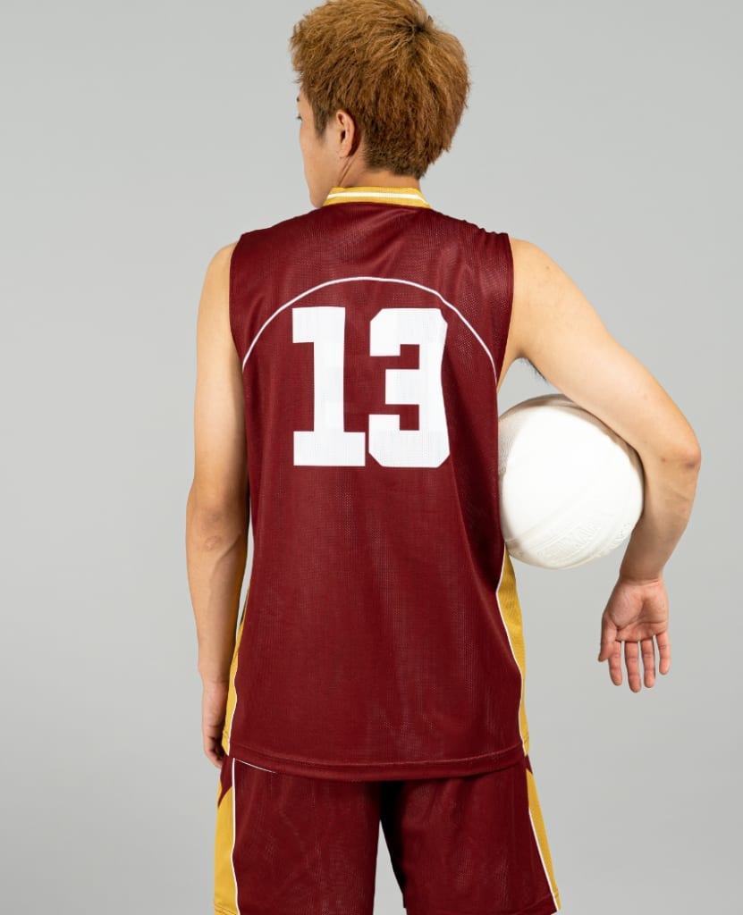 バスケットボール用リバーシブルウェア画像　背面・男性モデル|トレスバスケットボール
