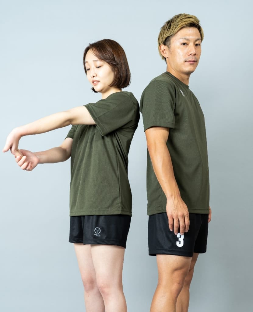 バレーボール用チームTシャツ画像　側面・女性・男性モデル|トレスバレーボール