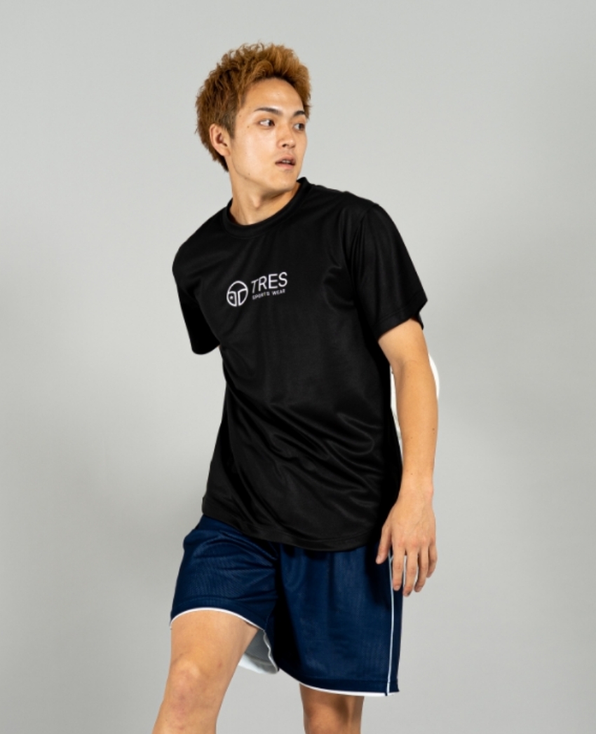 バスケットボール用イージードライシャツ Tシャツ画像　正面・男性モデル|トレスバスケットボール